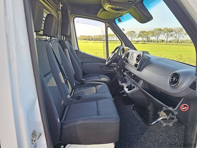 MERCEDES-BENZ SPRINTER 316 L2H2 RWD 3.5t Tow Bar Mbux Navigation Camera Cargo Area Fittings 3-Seater MERCEDES-BENZ SPRINTER 316 L2H2 RWD 3.5t-Trekhaak Mbux Navi C...