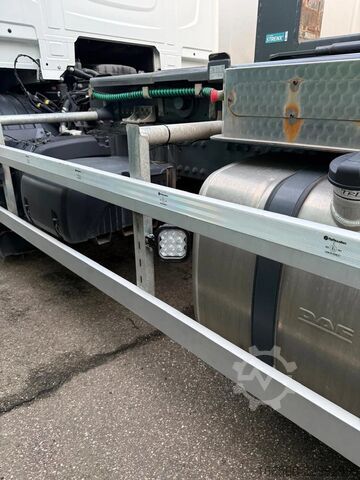 DAF XD 450 FAN 6x2 Road with HYVA Loader 20-6.2-S, equipped with push bar, suitable for 40 ft contai DAF XD 450 FAN  6x2 Road  with HYVA Loader 20-6.2-S...