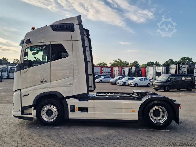 Volvo FH 16.700 Globetrotter 4x2 - NEW - Retarder - I-ParkCool - Alloy wheels - Mirror cameras - Volvo FH 16.700 Globetrotter 4x2 - NEW - Retarder - I...