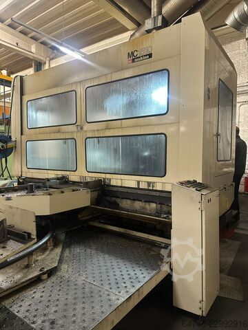 Wire eroding machine Makino MC 1510 with pallet changer