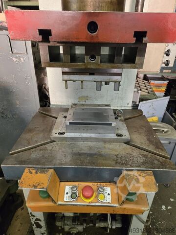 Hydraulic press WMW Zeulenroda PYE 100 S/1M