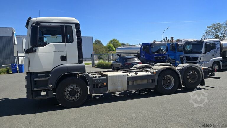 Truck chassis MAN TGS 26.420 6x2