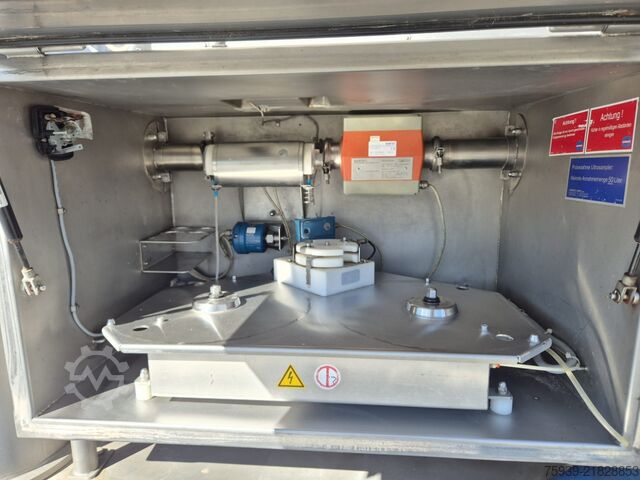 Tanker truck MAN TGS 26.440 (6x2)