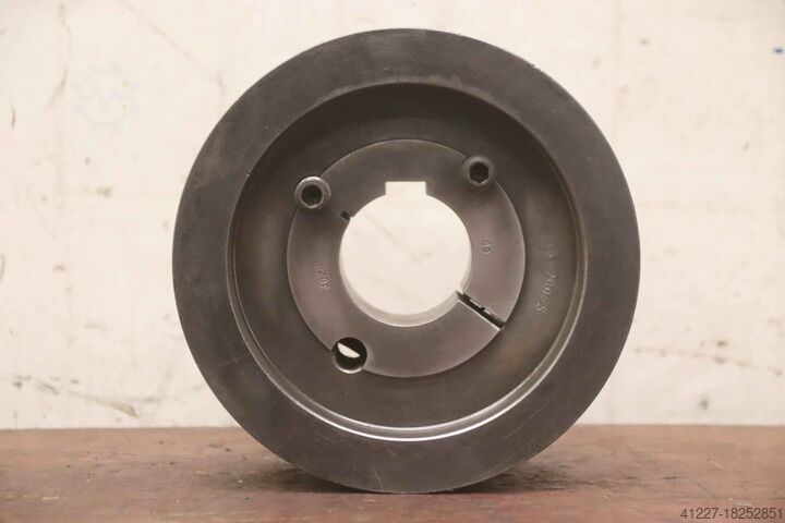 V-belt pulley 5-groove Guss SPB 200-5 (17 mm)