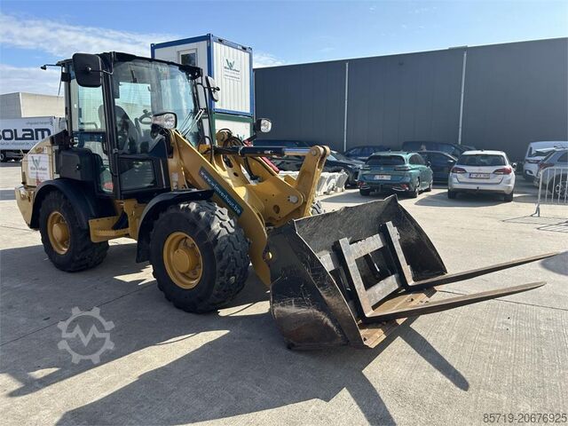 Loader CAT 906 (9145)