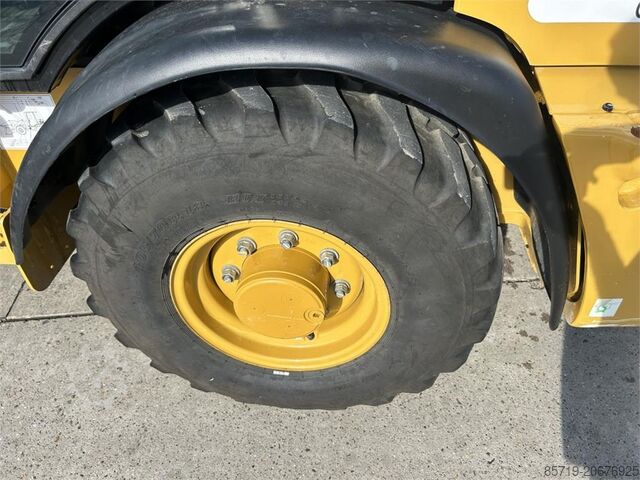 Loader CAT 906 (9145)