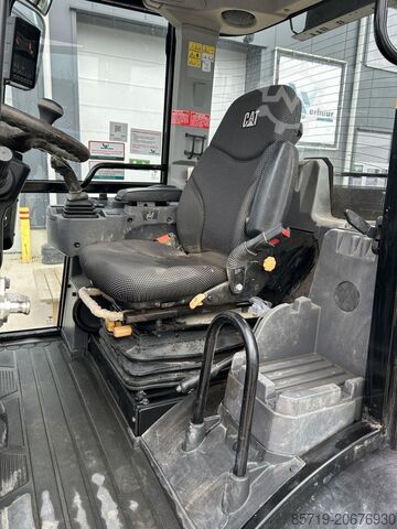 Loader CAT 906M (8758)