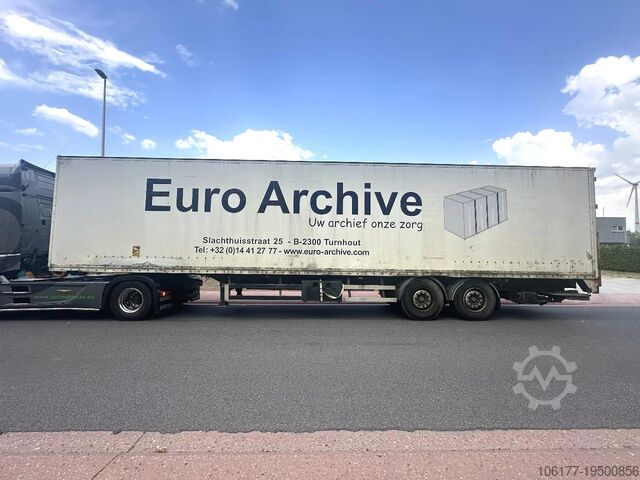 Suitcase Renders S/00078 met laadklep