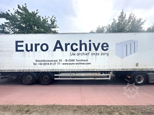 Suitcase Renders S/00078 met laadklep