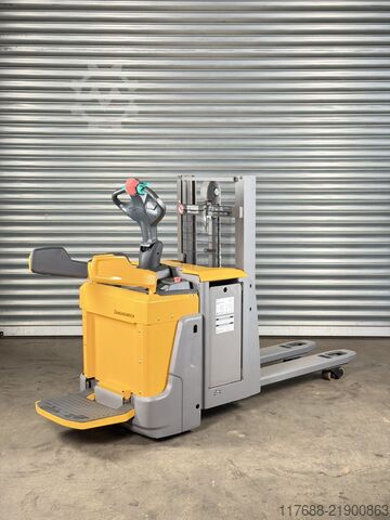 High lift truck driver Jungheinrich ERD 220 - Service Neu - Initial Hub - 2010mm Hub