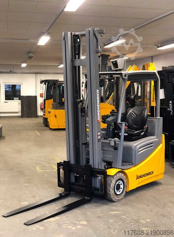 Electric 3-wheeler Jungheinrich EFG 218k - Service Neu - Batterie 95% - Triplex