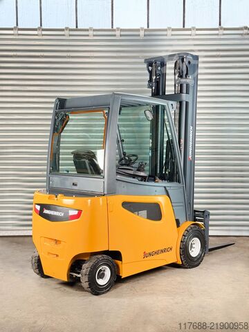Electric 4-wheeler Jungheinrich EFG S30 - Service Neu - Batterie 85% - 7.5m Hub