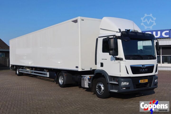 Box body Heiwo TGM 15.290 Trekker + Heiwo city trailer geïsole...