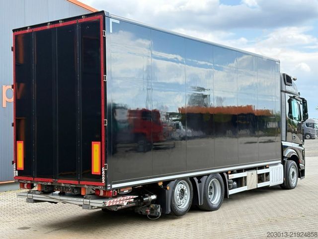 Box truck MERCEDES-BENZ Actros 2551 6x2 Koffer mit Laderampe