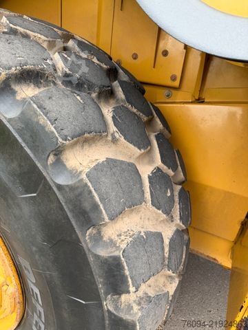 Wheel loader CATERPILLAR 950M