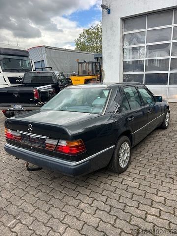 Van MERCEDES-BENZ 200E