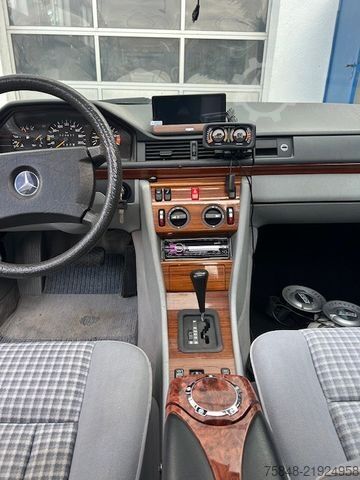 Van MERCEDES-BENZ 200E