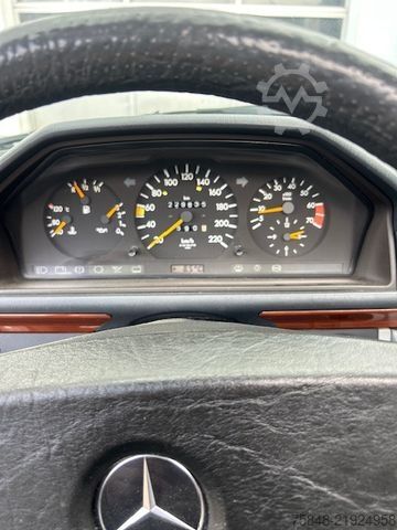 Van MERCEDES-BENZ 200E