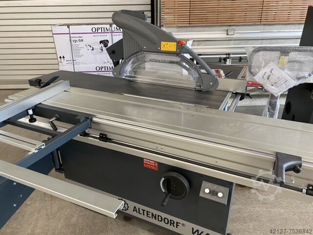 Formatkreissäge mit großer Absaughaube Altendorf WA 6