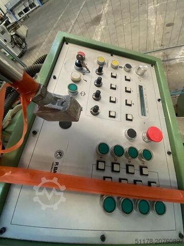 1994 Bacci FCH8 Doppelwellen-Fräsmaschine mit 4 Köpfen pro Seite (3 zum Fräsen und 1 zum Schleifen) Bacci FCH8