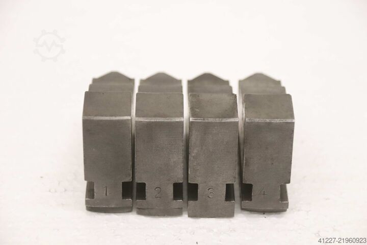 Interchangeable jaws four-jaw chuck unbekannt Breite 20 mm