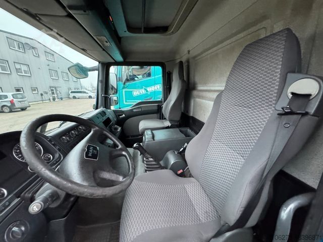 Curtain sider van MAN TGL 8.240 /4x2 BL Pritsche Schiebepl.