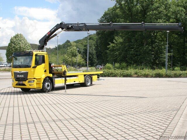 Abschleppwagen MAN TGM 18290 Bergefahrzeug mit HIAB Ladekran