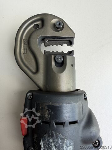 Cembre B15D Hydraulic Crimping Tool Cembre B15D Zaciskarka hydrauliczna Cembre B15D Zaciskarka hydrauliczna