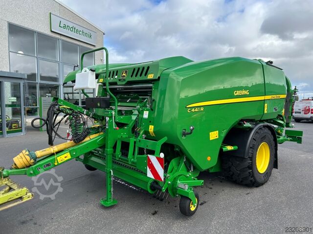 John Deere C441R mit Folienbindung John Deere C441R mit Folienbindung