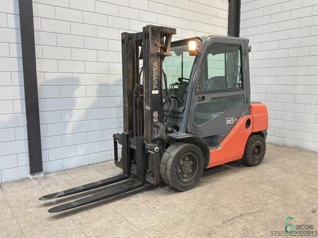 Forklift Toyota 52-8 FDF 30