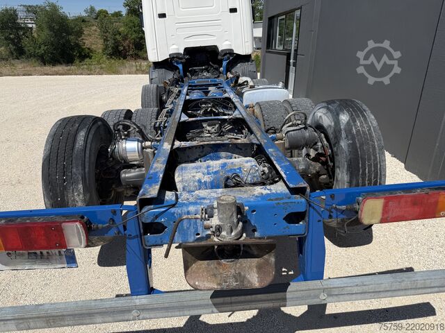 Truck chassis SCANIA R470 Chassis 8x2 Retarder Euro3