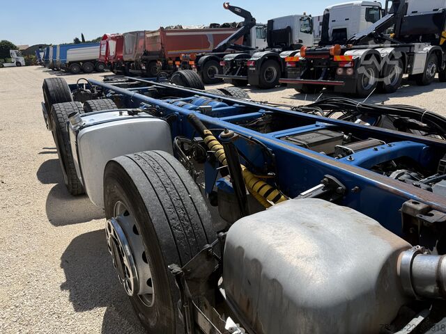 Truck chassis SCANIA R470 Chassis 8x2 Retarder Euro3