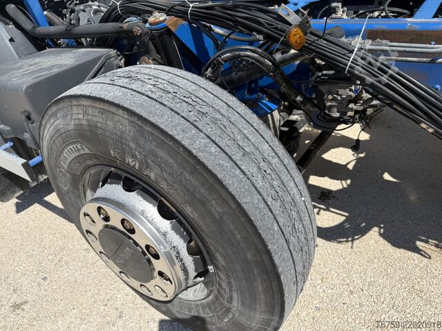 Truck chassis SCANIA R470 Chassis 8x2 Retarder Euro3