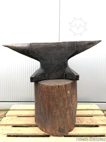 Schmiedeeinrichtung/AMBOSS Amboss Amboss mit Unterbau