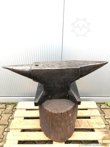 Schmiedeeinrichtung/AMBOSS Amboss Amboss mit Unterbau