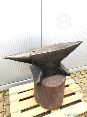 Schmiedeeinrichtung/AMBOSS Amboss Amboss mit Unterbau