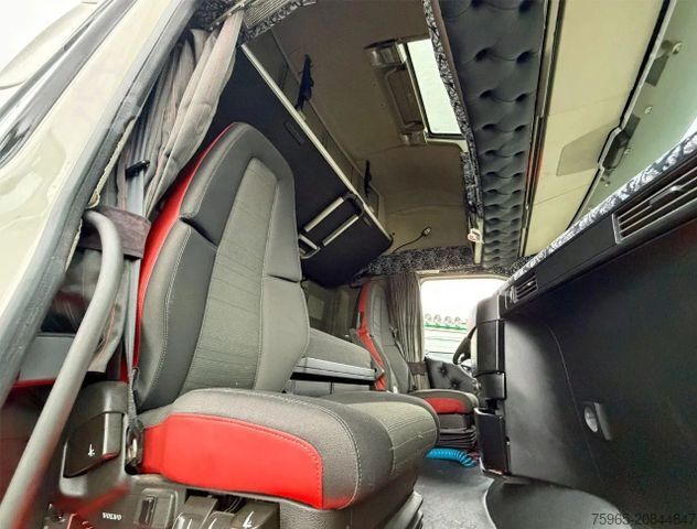Standard SZM VOLVO FH 460 GLOBETROTTER XL 2x TANKS TOP CONDITION NL