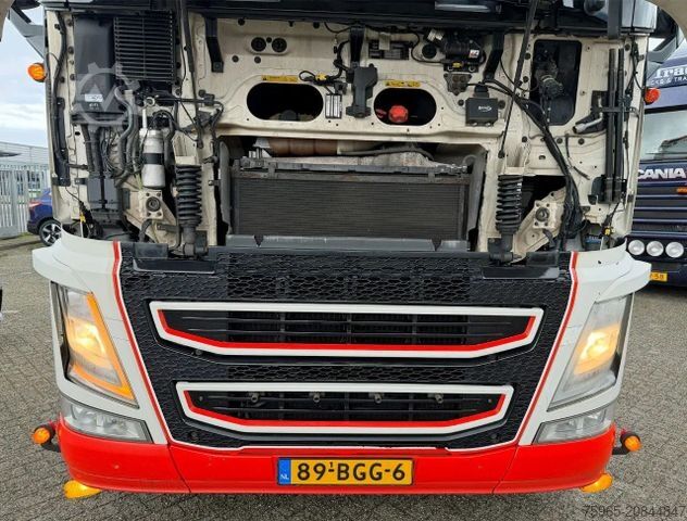 Standard SZM VOLVO FH 460 GLOBETROTTER XL 2x TANKS TOP CONDITION NL