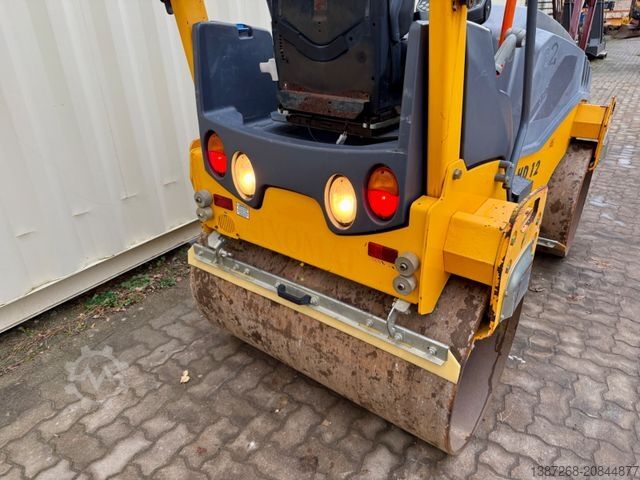 Walzenzug HAMM HD12VV / 2012 BJ / 1.369 H / 2.695 KG