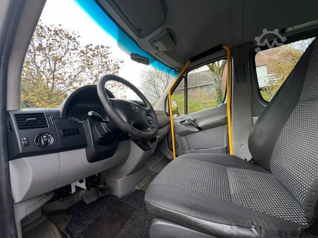 Kleinbus MERCEDES-BENZ Sprinter 311 Cdi Automatik L2H2 VDL 9Sitze Lift