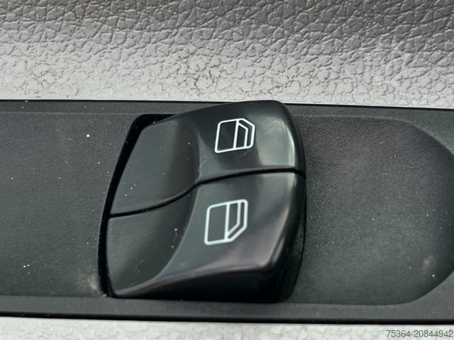 Kleinbus MERCEDES-BENZ Sprinter 311 Cdi Automatik L2H2 VDL 9Sitze Lift