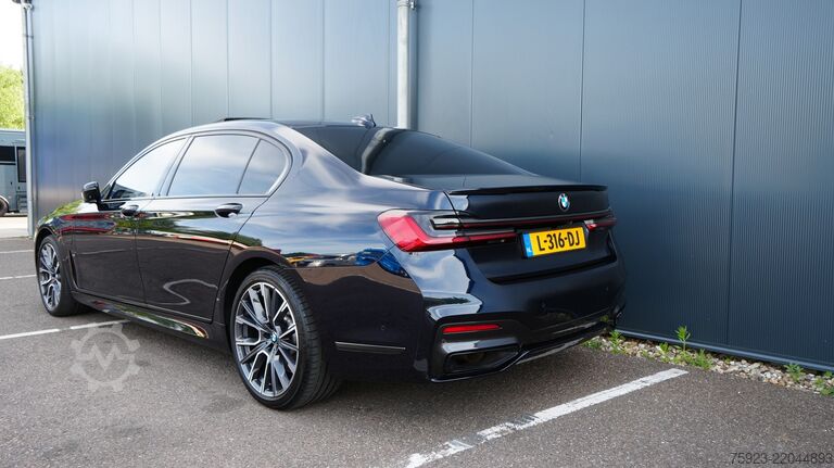 Passenger transportation BMW 745Le xDrive Hybrid 6-cyl