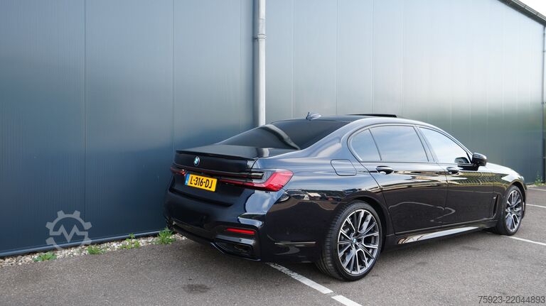 Passenger transportation BMW 745Le xDrive Hybrid 6-cyl