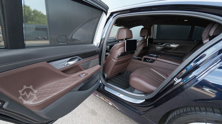 Passenger transportation BMW 745Le xDrive Hybrid 6-cyl