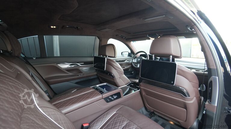 Passenger transportation BMW 745Le xDrive Hybrid 6-cyl
