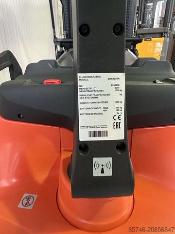 SWE 120 XR * DEMO !! REACH-MAST + Neigbare Gabeln + Seitenschieber !! TOYOTA SWE 120 XR * DEMO !!  REACH - MAST  +  Tilting Forks + S.S.  !!