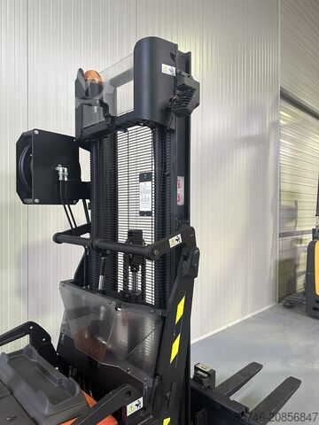 SWE 120 XR * DEMO !! REACH-MAST + Neigbare Gabeln + Seitenschieber !! TOYOTA SWE 120 XR * DEMO !! REACH - MAST + Tilting Forks + S.S. !!