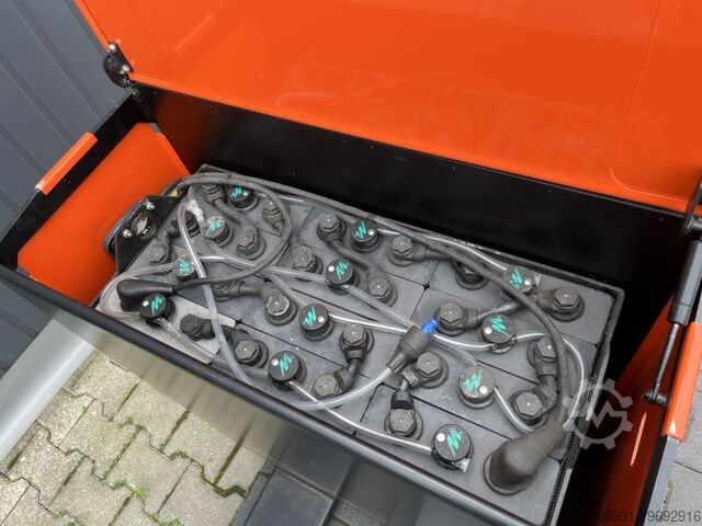 Electric Pallet Truck BT LSE200