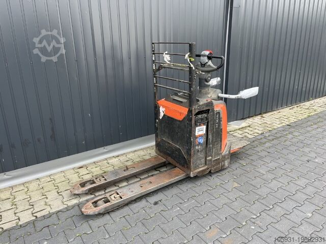Electric Pallet Truck BT LPE200