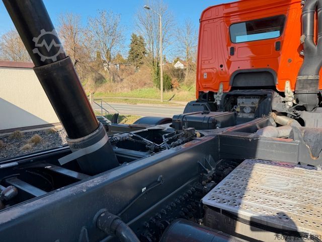 Three-sided tipper truck MERCEDES-BENZ Arocs 4142 8x4 MEILLER Kipper Bordmatik